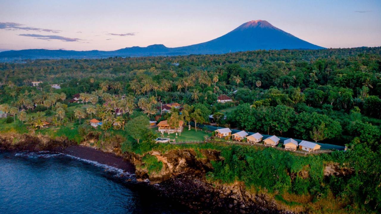 Отель Bali Cliff Glamping Seraya Экстерьер фото