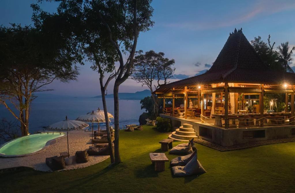Отель Bali Cliff Glamping Seraya Экстерьер фото